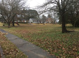 640 Russell Rd, Jackson, TN 38301