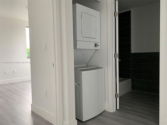 4th image of 853 E 24th St #303