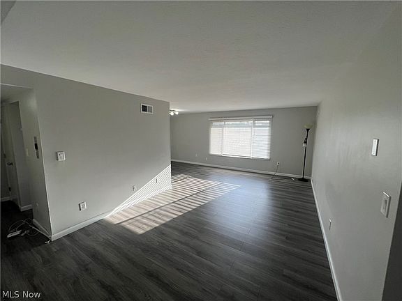 5th image of 21841 River Oaks Dr APT B11