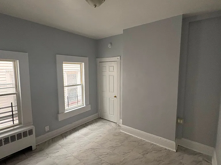 162 Waverly St #2 — Photo 5