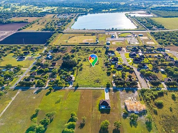 2nd image of 2818 Tucker Rd