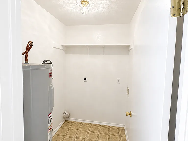 2710 Vernice Loop #B — Photo 13