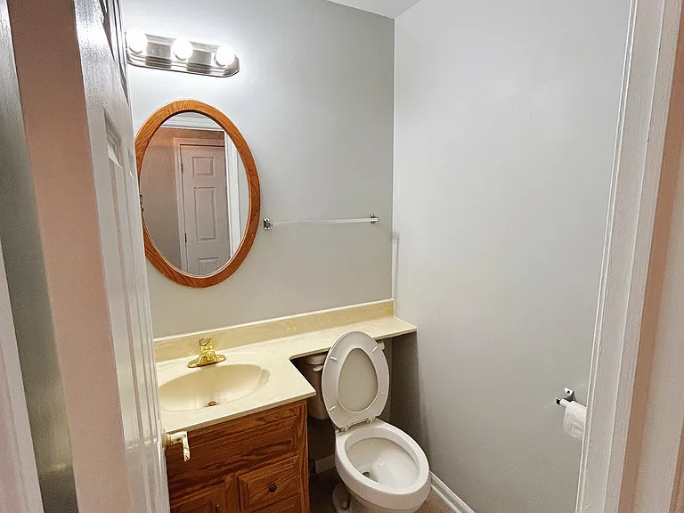 637 Independence Ave — Photo 6
