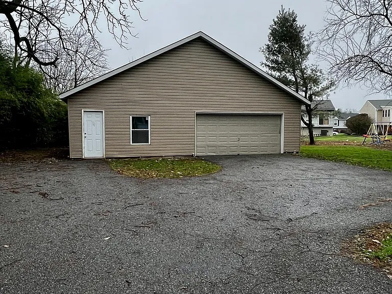 8904 Church Ln — Photo 39
