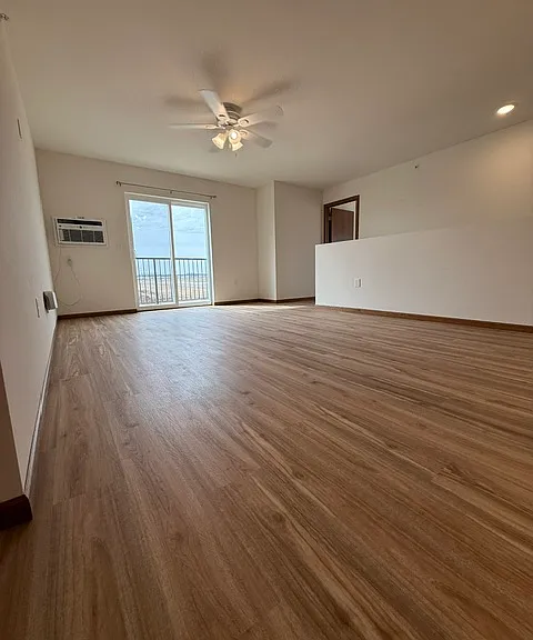 300 Treml Dr — Photo 2