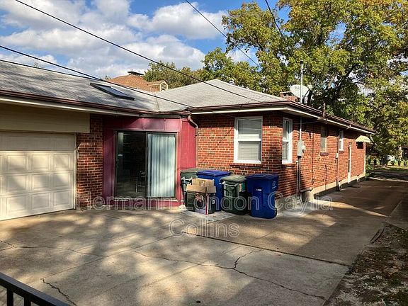 3rd image of 5611-5613 Jamieson Ave Unit 5611