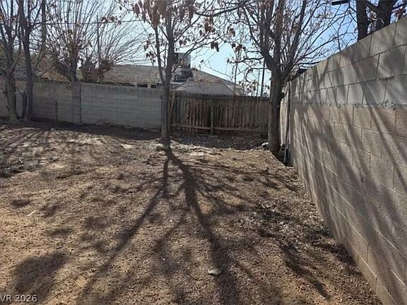 4th image of 301 Lance Ave
