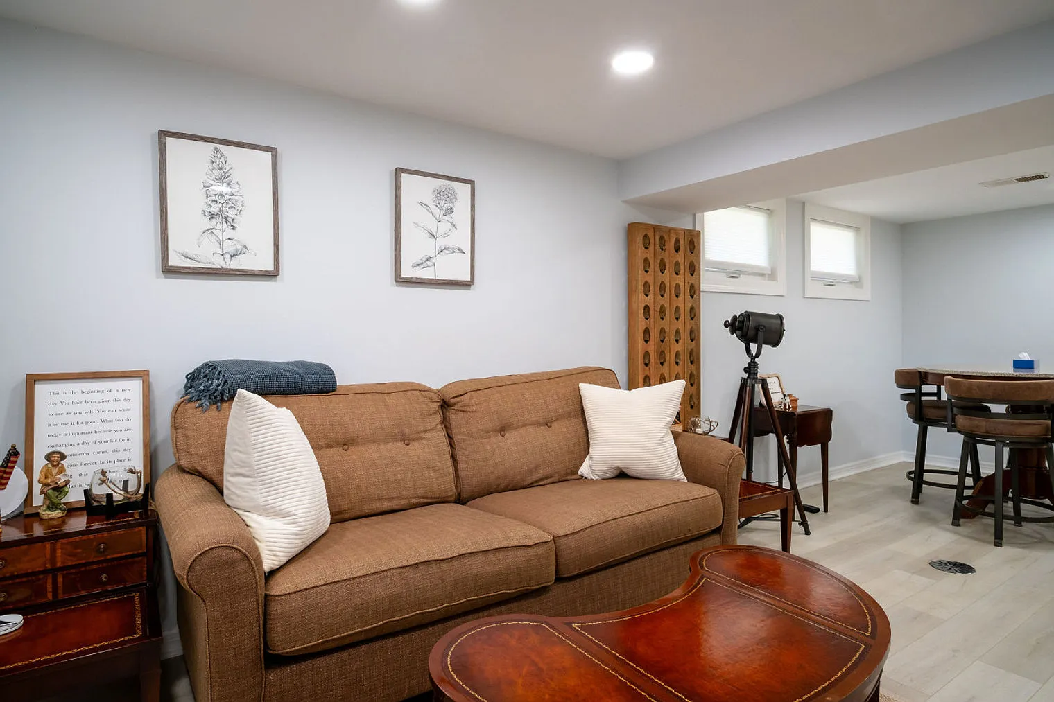 3 bed, 2.0 bath, 1140 sqft, $5,460 — Photo 3