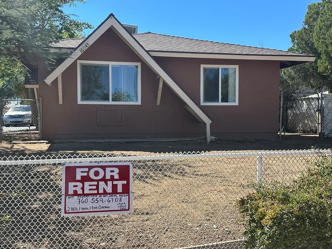 2 bed, 1.0 bath, 864 sqft, $1,700 — Photo 1