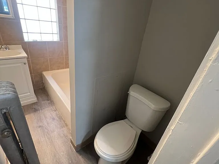 2688 Mayfield Rd — Photo 5