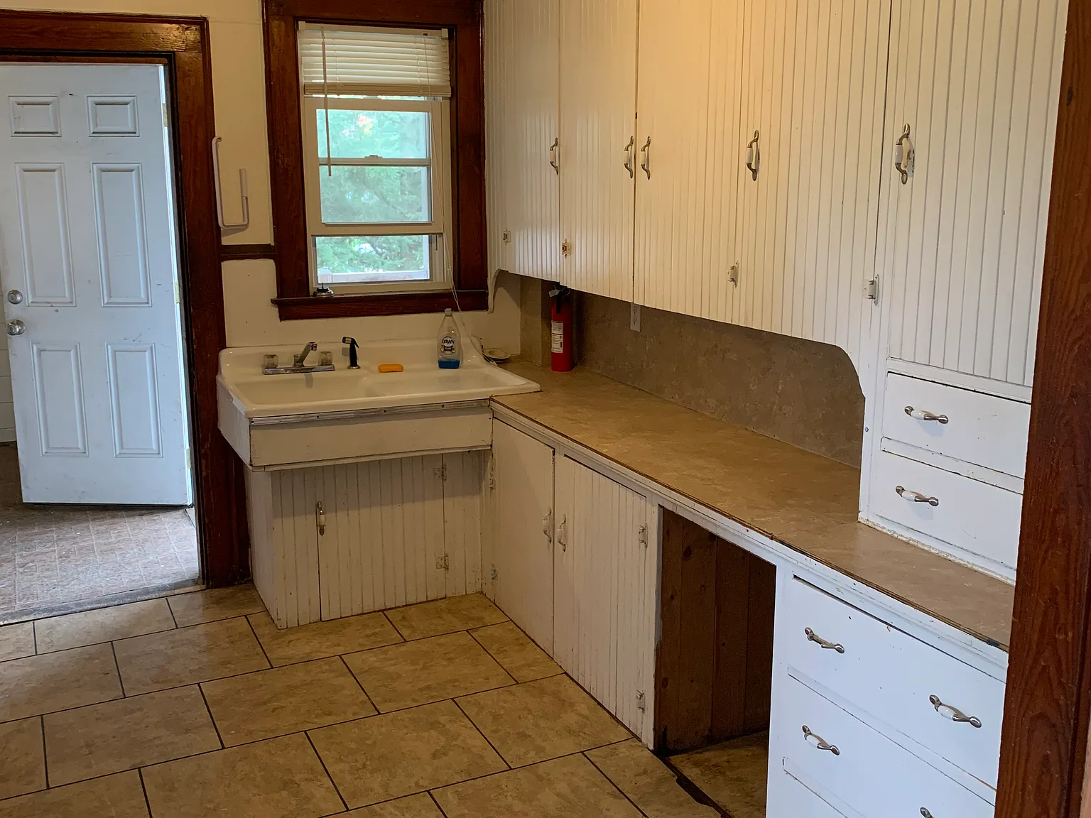 4 bed, 1600 sqft, $2,200 — Photo 3