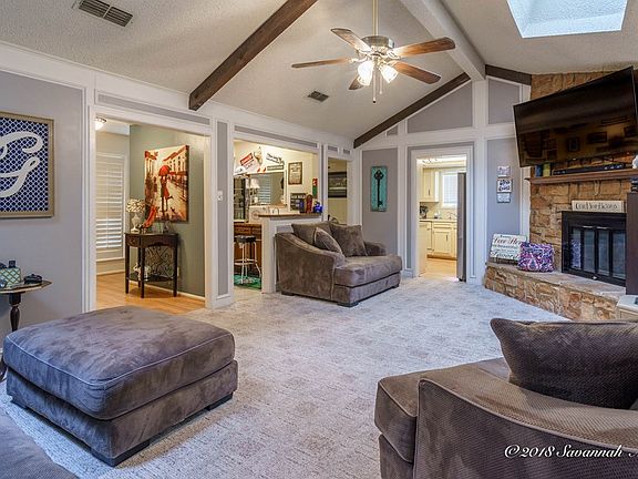 5th image of 1701 Doe Ln