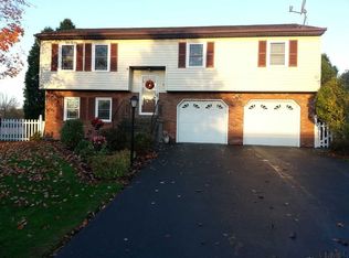 3 Old Farm Rd, Watervliet, NY 12189