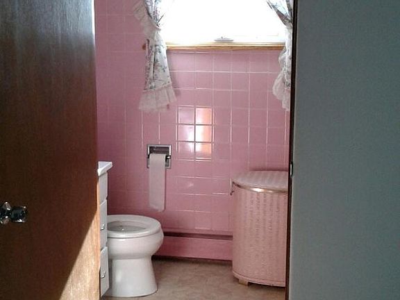 4th image of 1333-1335 Dartmouth St
