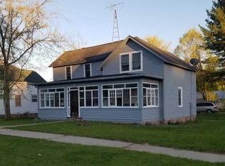 307 E Pearl St, Neshkoro, WI 54960