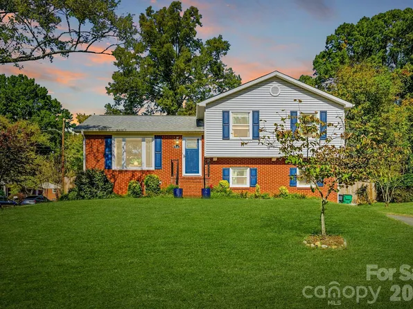 7148 Sherbourne Dr, Charlotte, NC 28210