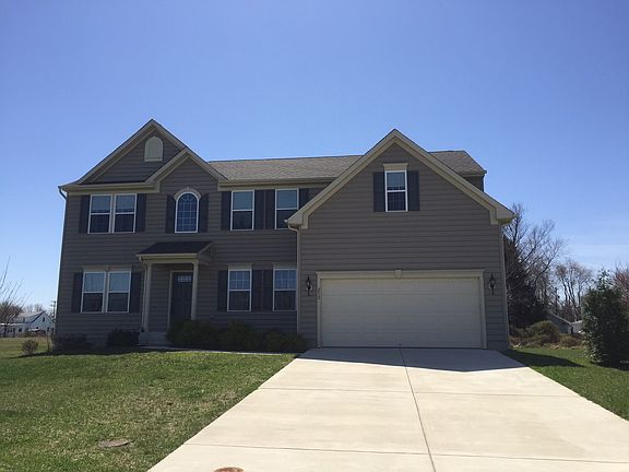 Cul-de-sac & plenty of driveway & 2 car garage !
