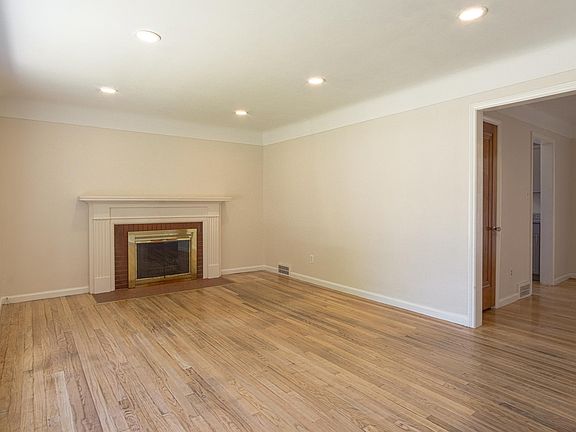5th image of 15599 Angelique Ave