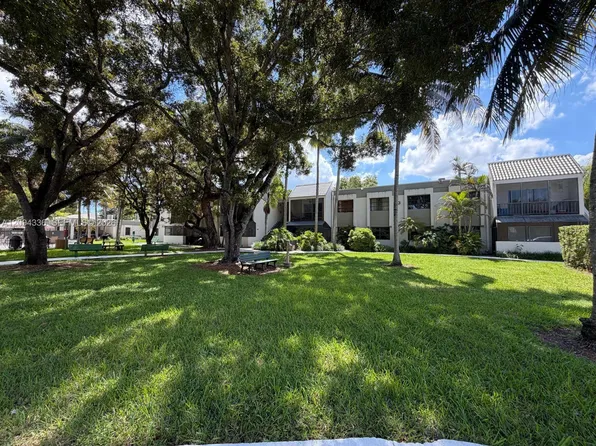7963 SW 104th St APT 210-A, Miami, FL 33156
