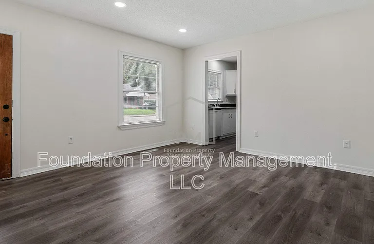 3749 Rhea Ave — Photo 10