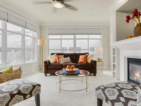 401 NE 71st St APT 201, Seattle, WA 98115