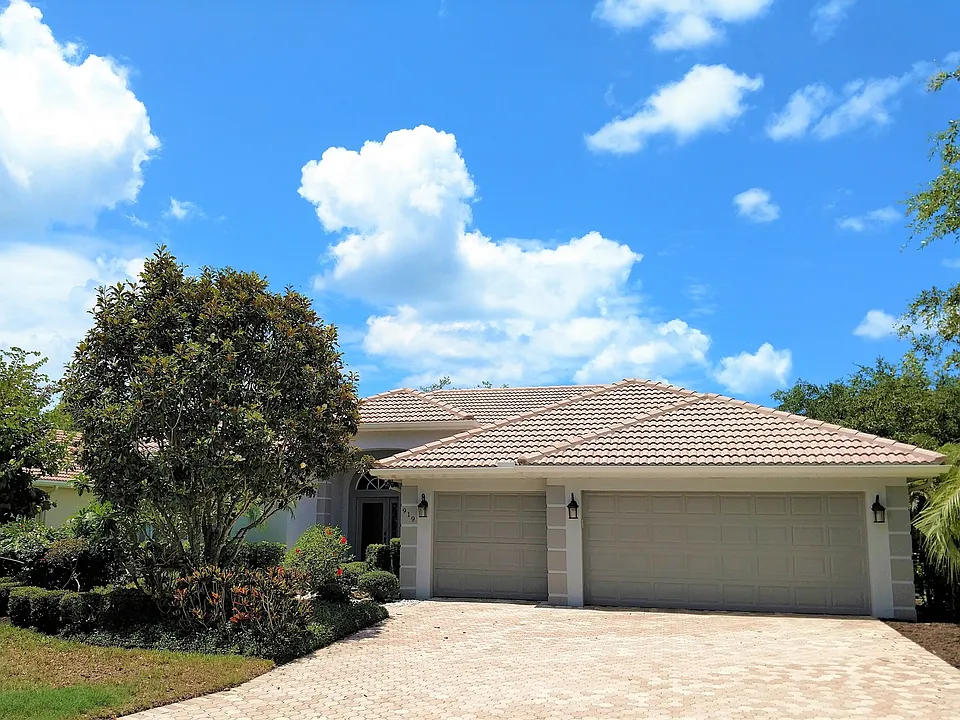 919 Scherer Way