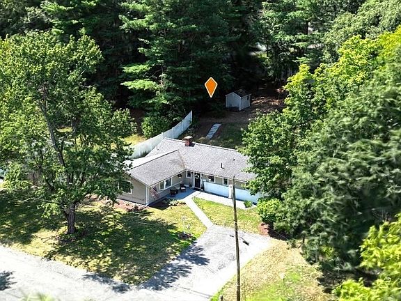 2nd image of 22 Corrine Dr