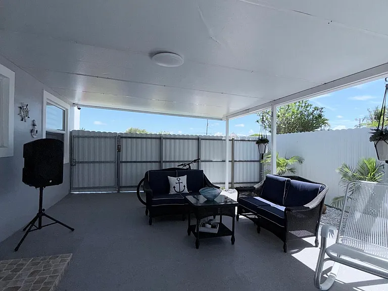 9235 SW 41st St — Photo 57