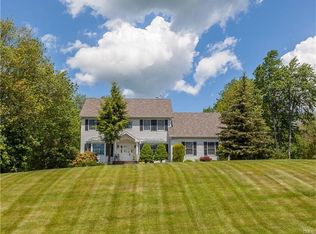 9 Woodridge Ln, New Fairfield, CT 06812