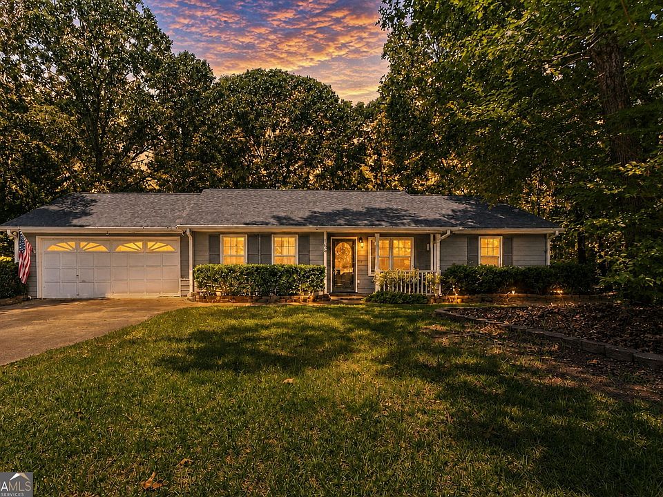 1st image of 165 Lazy Hollow Ln