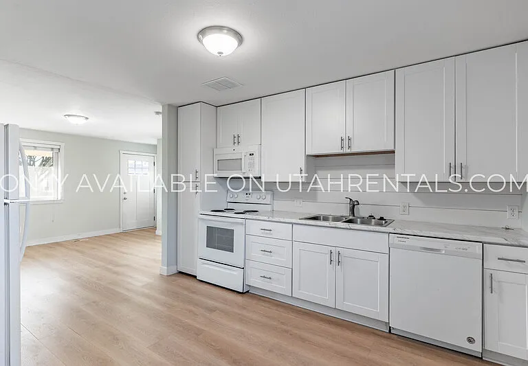 479 S 200th St E — Photo 10