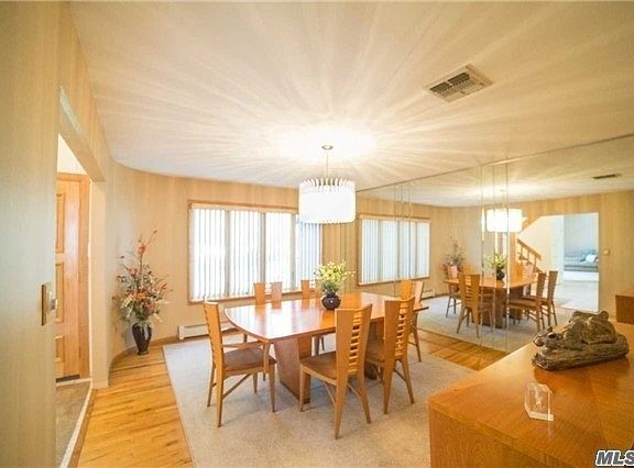 3rd image of 14 Lily Dr