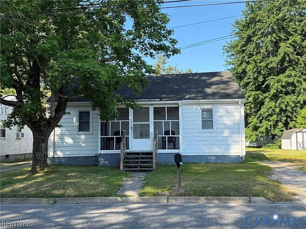 2 bed, 1.0 bath, 792 sqft, $1,200 — Photo 1