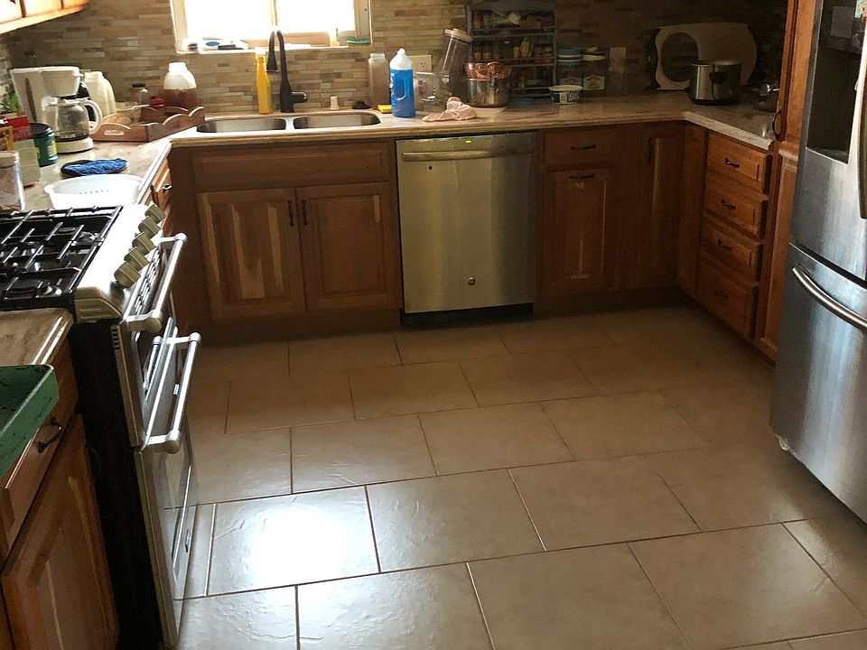 2nd image of 1431 N Mountain Ave