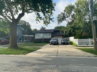 410 E Schiller St, Elmhurst, IL 60126