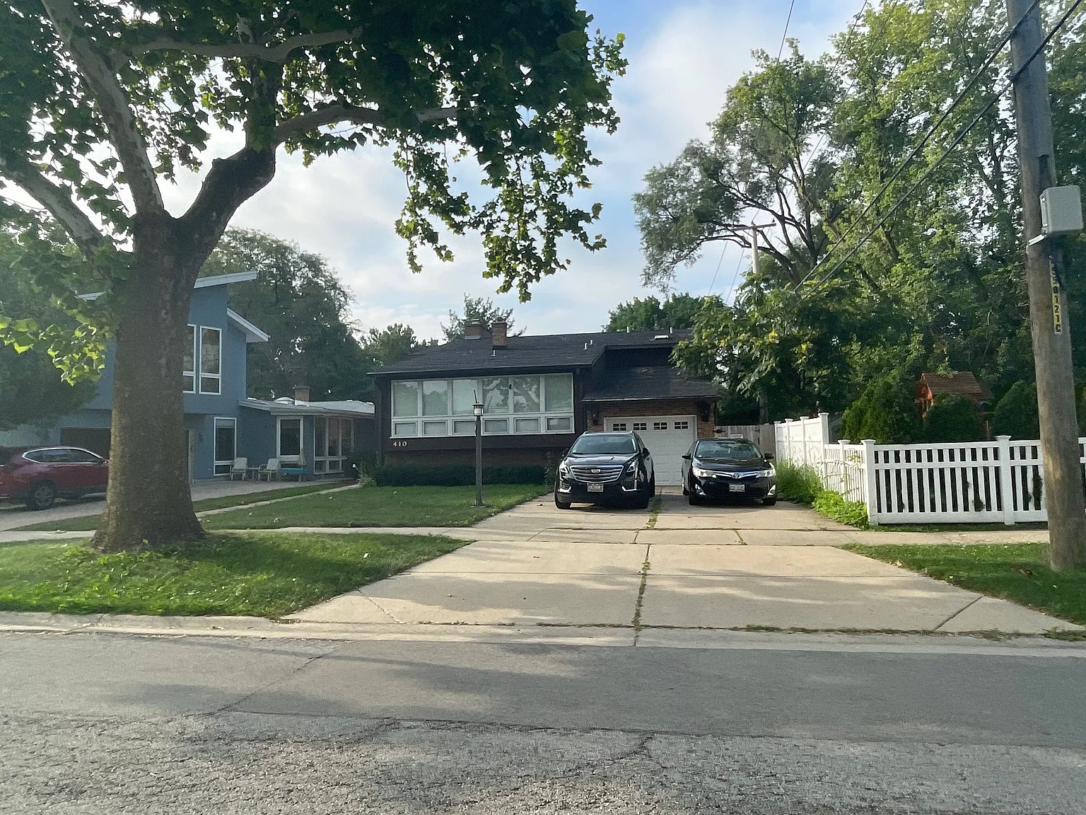 410 E Schiller St photo 1