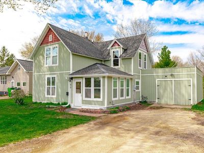 419 N 1st St, New Richmond, WI, 54017