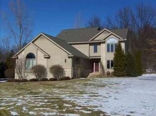 2925 Hideaway Beach Dr, Brighton, MI