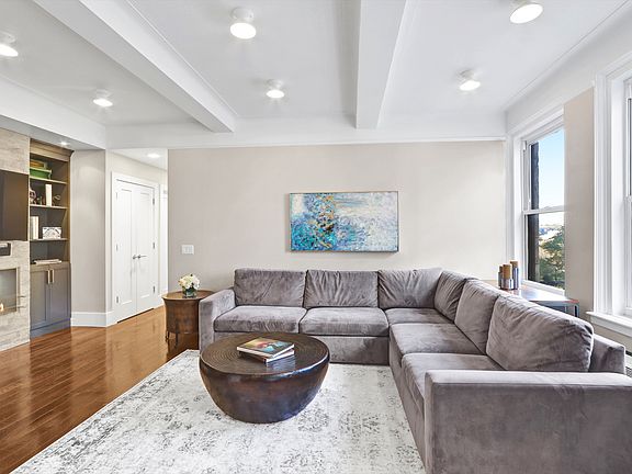 5th image of 310 W 72nd St #4FE