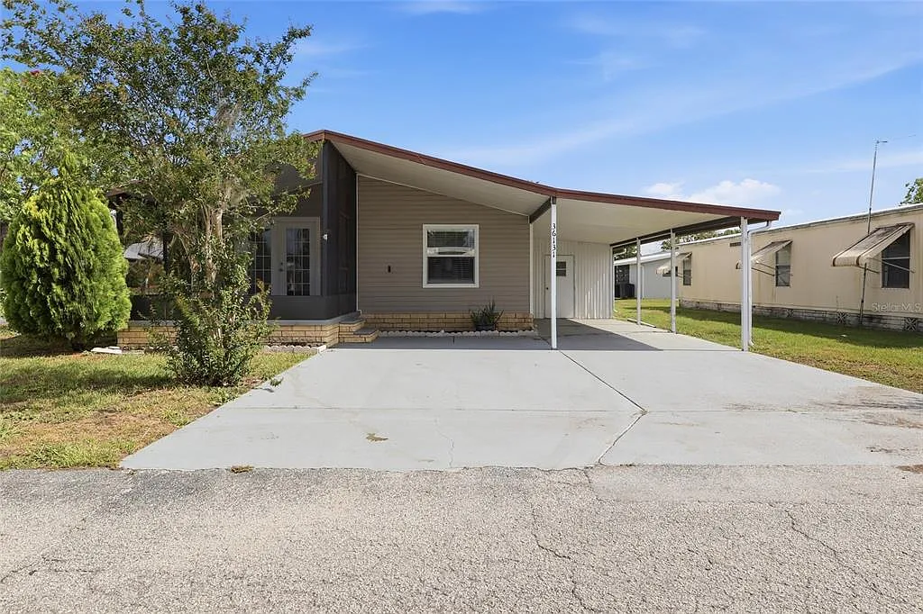 3 bed, 2.0 bath, 1040 sqft, $1,800 — Photo 1