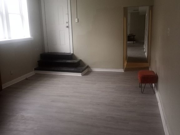 3rd image of 2700 W 24th St #1F