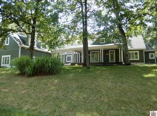 706 Marina Village Dr, Grand Rivers, KY 42045