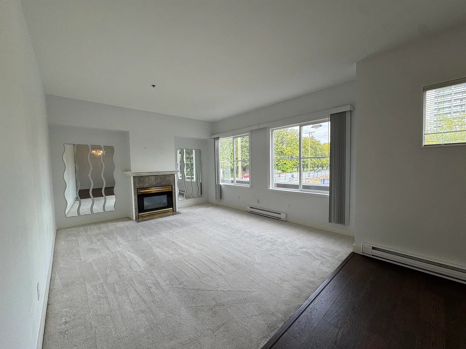 3 bed, 1300 sqft, $3,680 — Photo 3