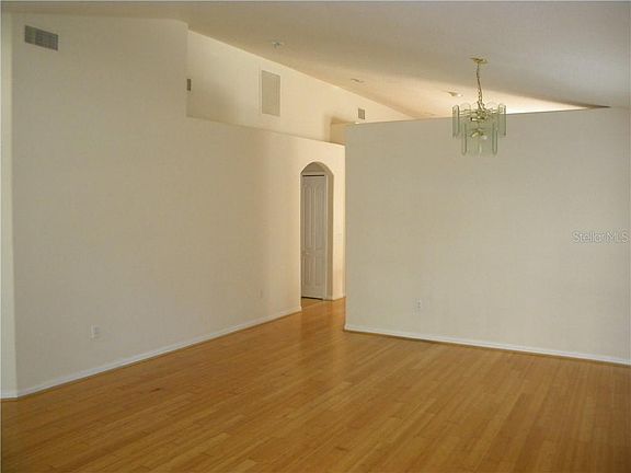 4th image of 10436 Lucaya Dr