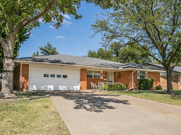 2nd image of 1405 Hillcrest Dr