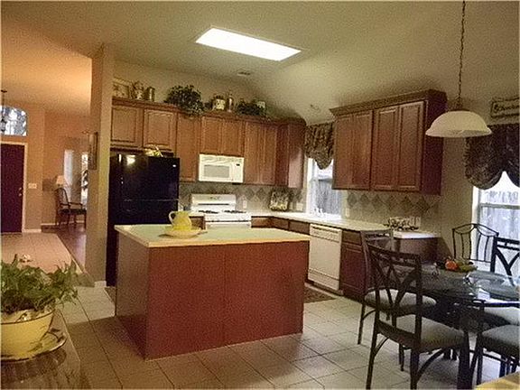 5th image of 1207 Deerbrook Dr