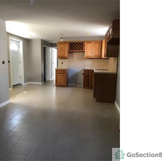 1st image of 11 Sharpe Ave #1
