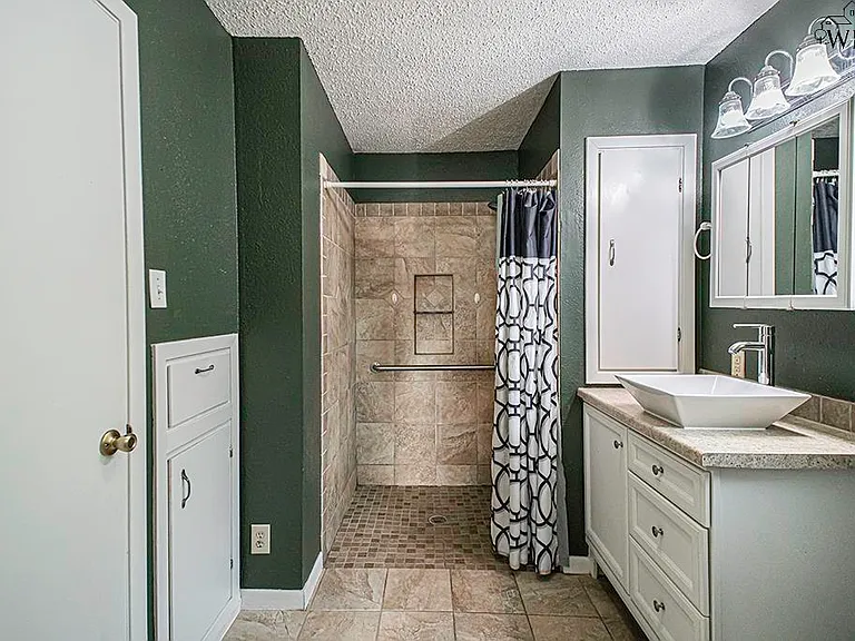 2905 S Bandera Dr — Photo 22
