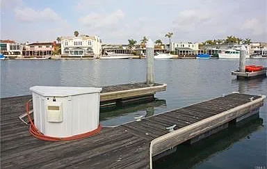 2 bed, 1020 sqft, $4,300 — Photo 4