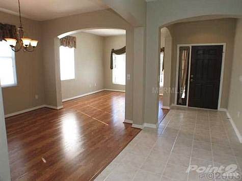 4th image of 6120 Gannetdale Dr